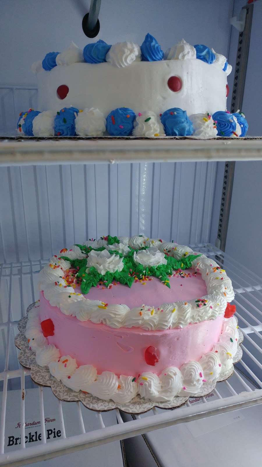 Terrys Old Fashion Ice Cream Shop | 22 Atlantic Ave, Marblehead, MA 01945, USA | Phone: (781) 639-2373