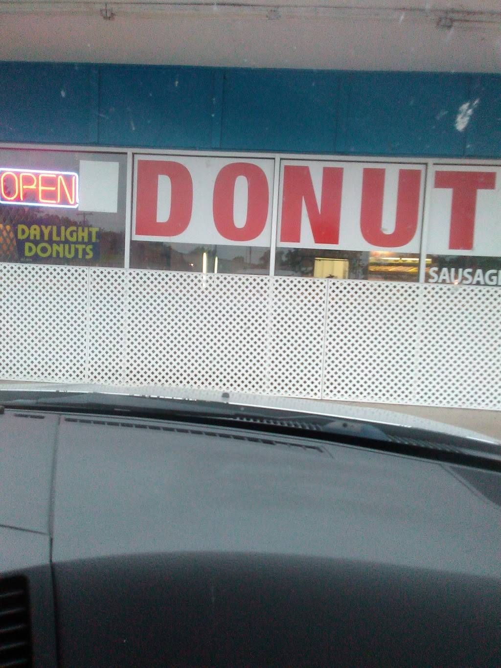 Daylight Donuts | 560 N 28th W Ave, Tulsa, OK 74127, USA | Phone: (918) 599-7978