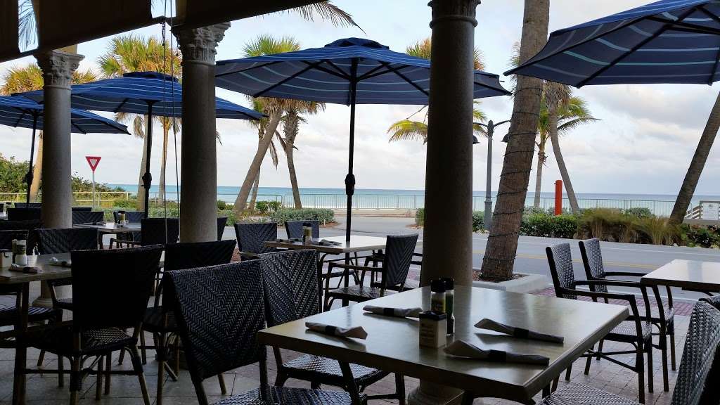 Mulligans Beach House | 10 S Ocean Blvd, Lake Worth, FL 33460 | Phone: (561) 588-4133