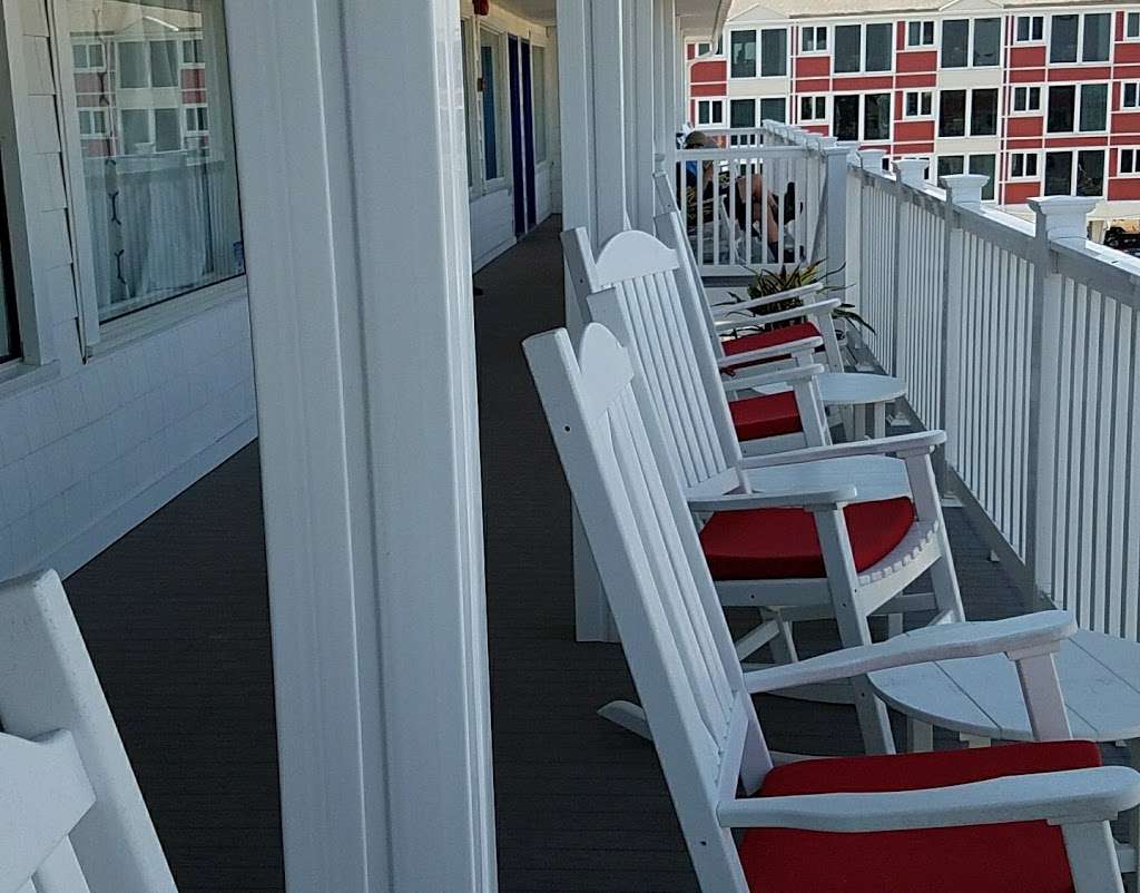 Adams Ocean Front Motel | 4 Read Avenue, Dewey Beach, DE 19971 | Phone: (302) 227-3030