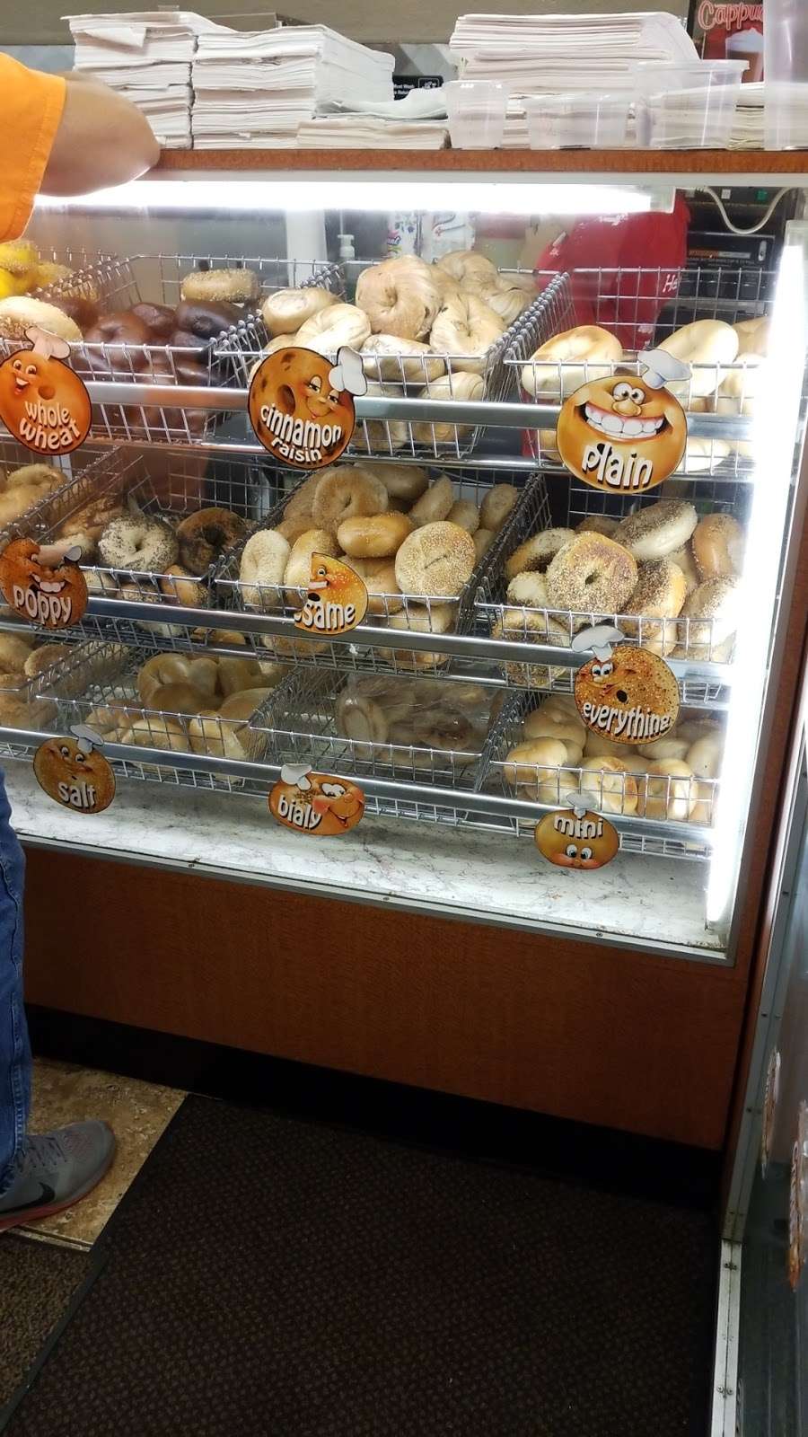 Heartland Bagels 2 | 1024 Rossville Ave, Staten Island, NY 10309, USA | Phone: (718) 966-8494