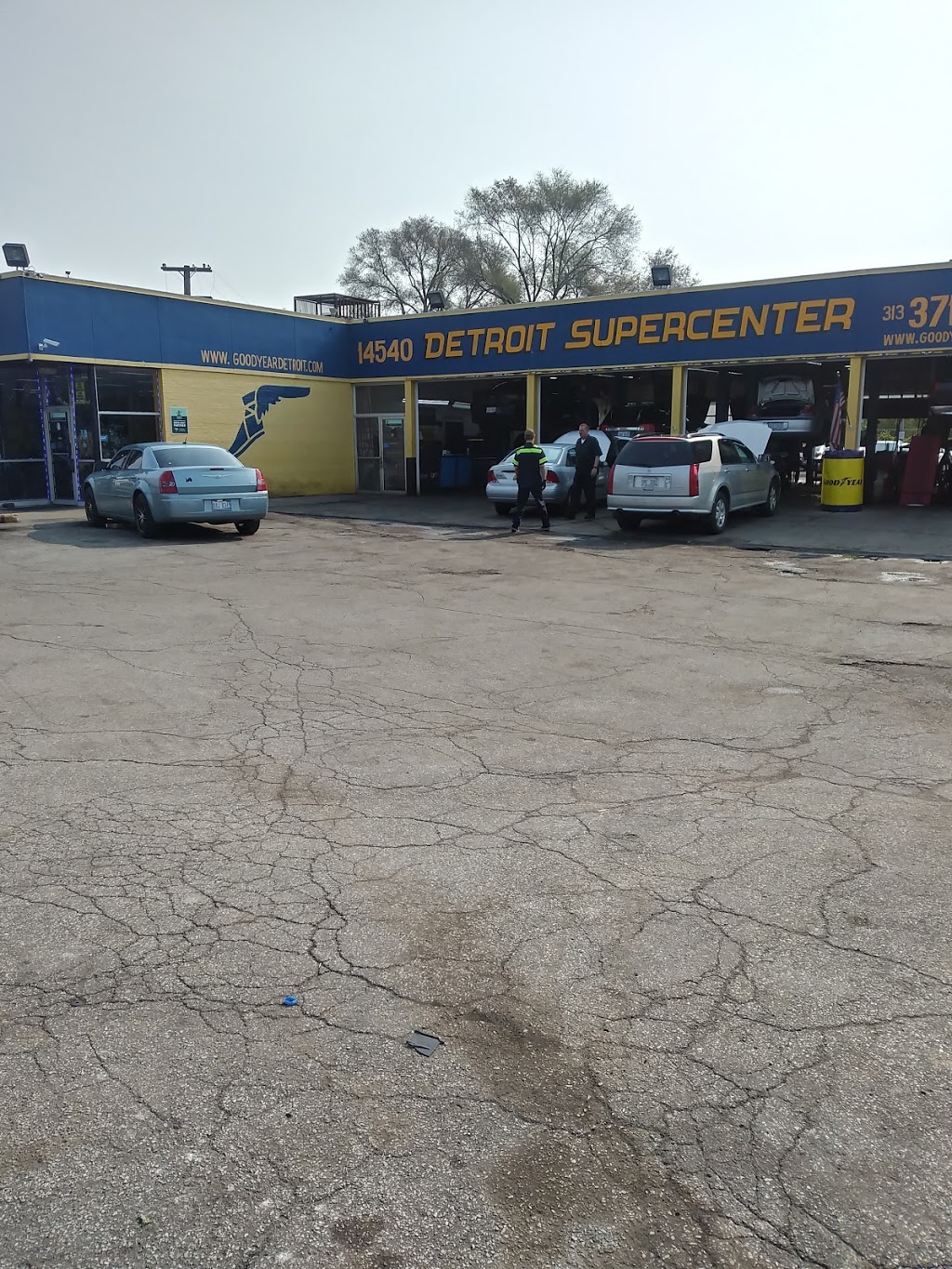 Detroit Goodyear Supercenter | 14540 Gratiot Ave, Detroit, MI 48205 | Phone: (313) 371-9300