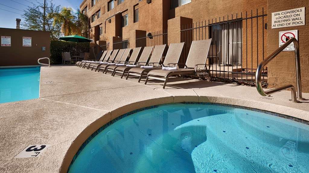 Best Western Plus Tempe by the Mall | 5300 S Priest Dr, Tempe, AZ 85283, USA | Phone: (480) 820-7500