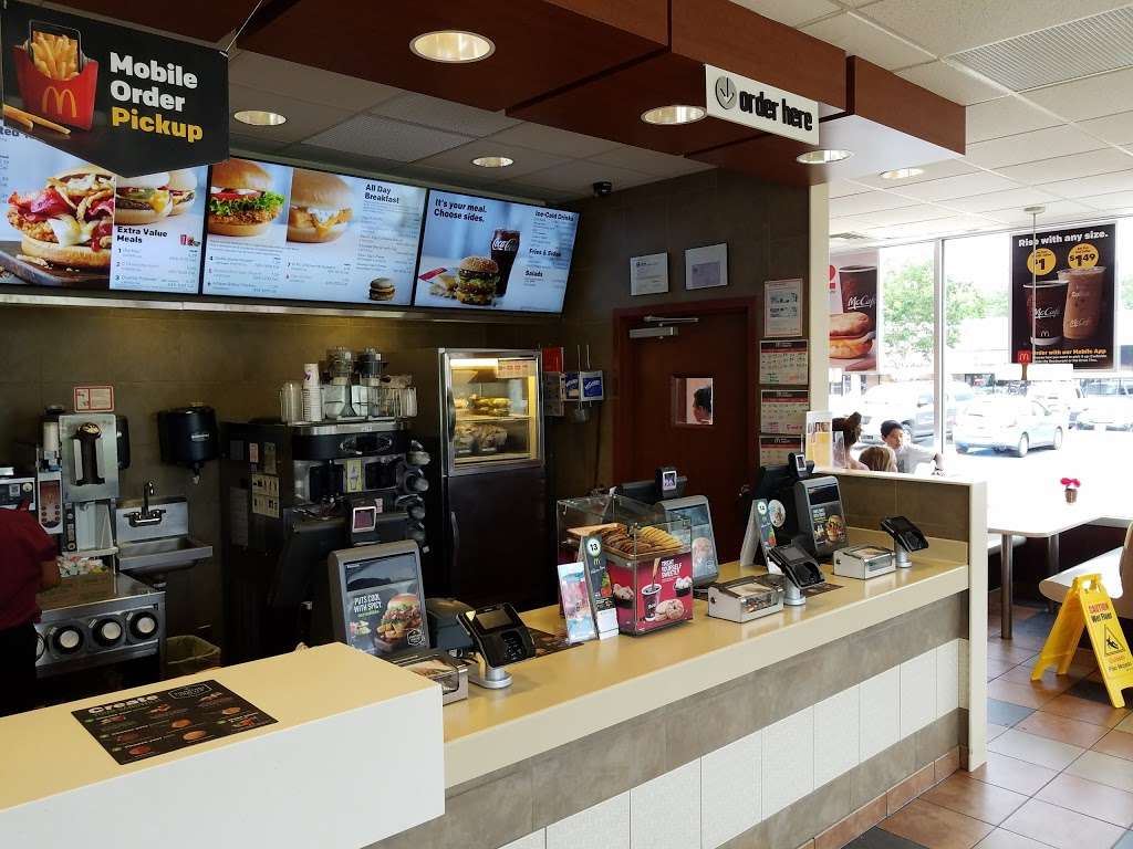 McDonalds | 1464 Ritchie Hwy, Arnold, MD 21012, USA | Phone: (410) 626-7433