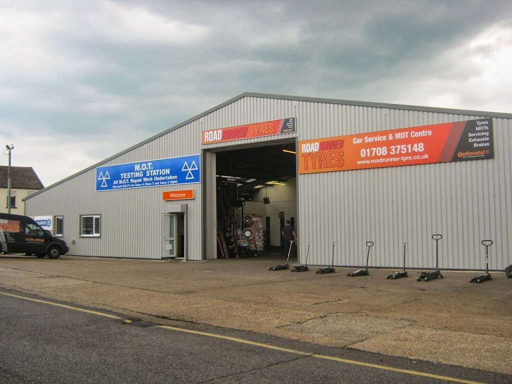 Road Runner Tyres Ltd | 36 Bates Rd, Romford RM3 0JH, UK | Phone: 01708 375148