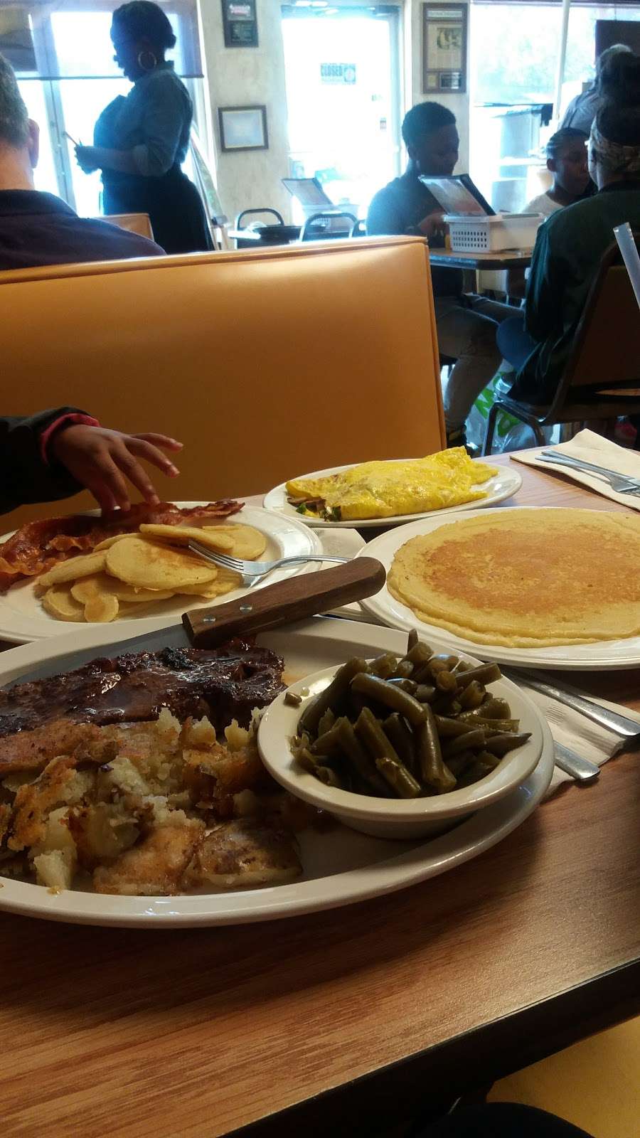 Lunch Box Diner | 6928 Indian Head Hwy, Bryans Road, MD 20616 | Phone: (301) 283-3663