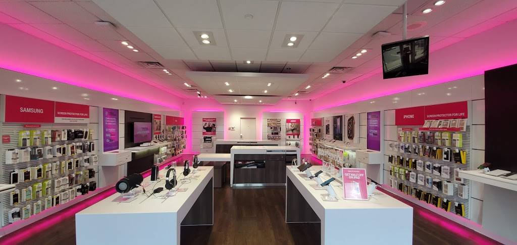 T-Mobile | 2110 Ford Pkwy, St Paul, MN 55116, USA | Phone: (651) 695-8043