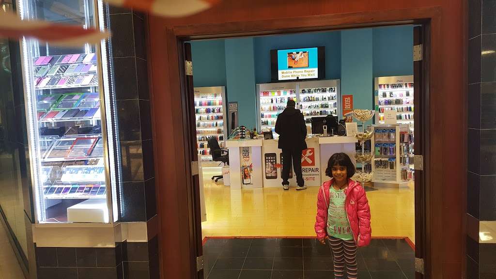 iFixandRepair - Menlo Park Mall | 100 Menlo Park, Space 1900, Edison, NJ 08837, USA | Phone: (732) 722-5349