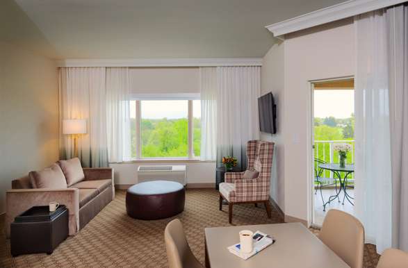 The Ingleside Hotel | 2810 Golf Rd, Pewaukee, WI 53072, USA | Phone: (262) 547-0201