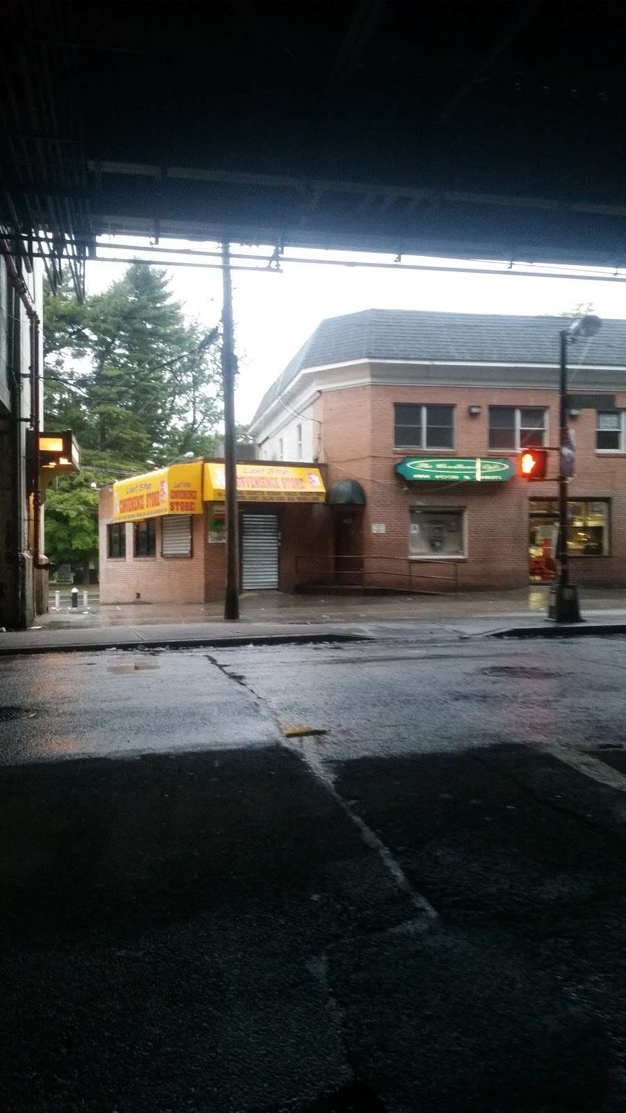 Last stop convenience store | 3700 Jerome Ave, Bronx, NY 10467, USA | Phone: (718) 806-7180