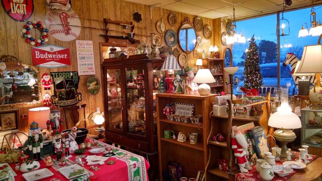 Dark Horse Antiques | 2923 Ocean Gateway, Cambridge, MD 21613, USA | Phone: (410) 221-1505