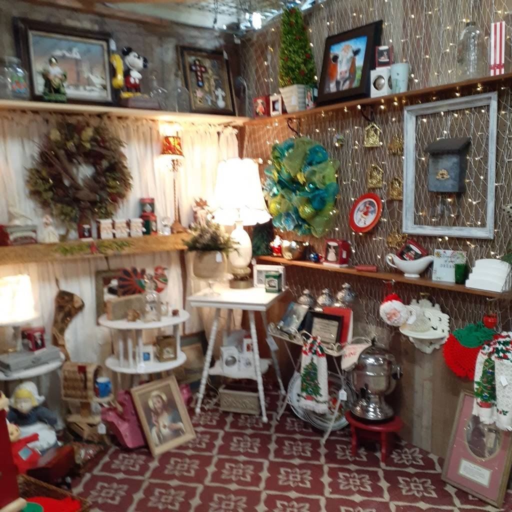 The Hill Antique Market | 4923 Daggett Ave, St. Louis, MO 63110, USA | Phone: (314) 961-7879