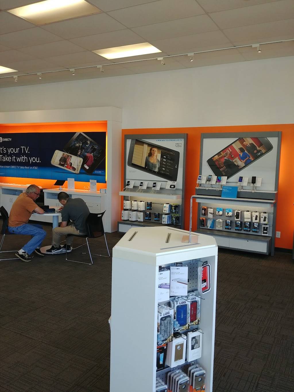 AT&T Store | 7450 Egan Dr, Savage, MN 55378 | Phone: (952) 440-1656