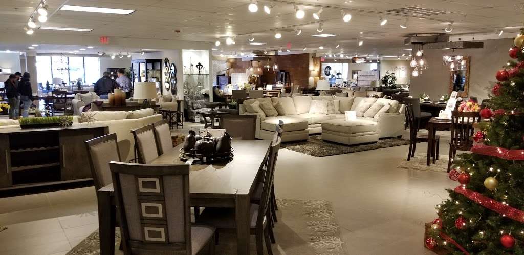 Ashley HomeStore | 168 Daniel Webster Hwy, Nashua, NH 03060, USA | Phone: (603) 888-4480