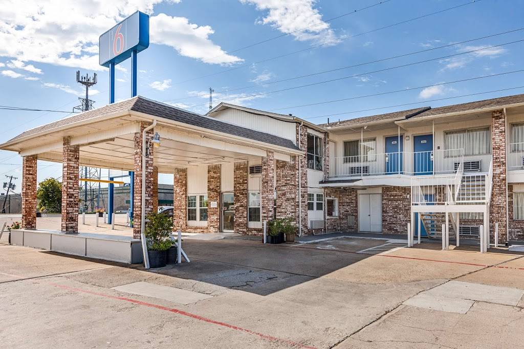 Motel 6 Fort Worth, TX - Convention Center, 913 E Northside Dr, Fort