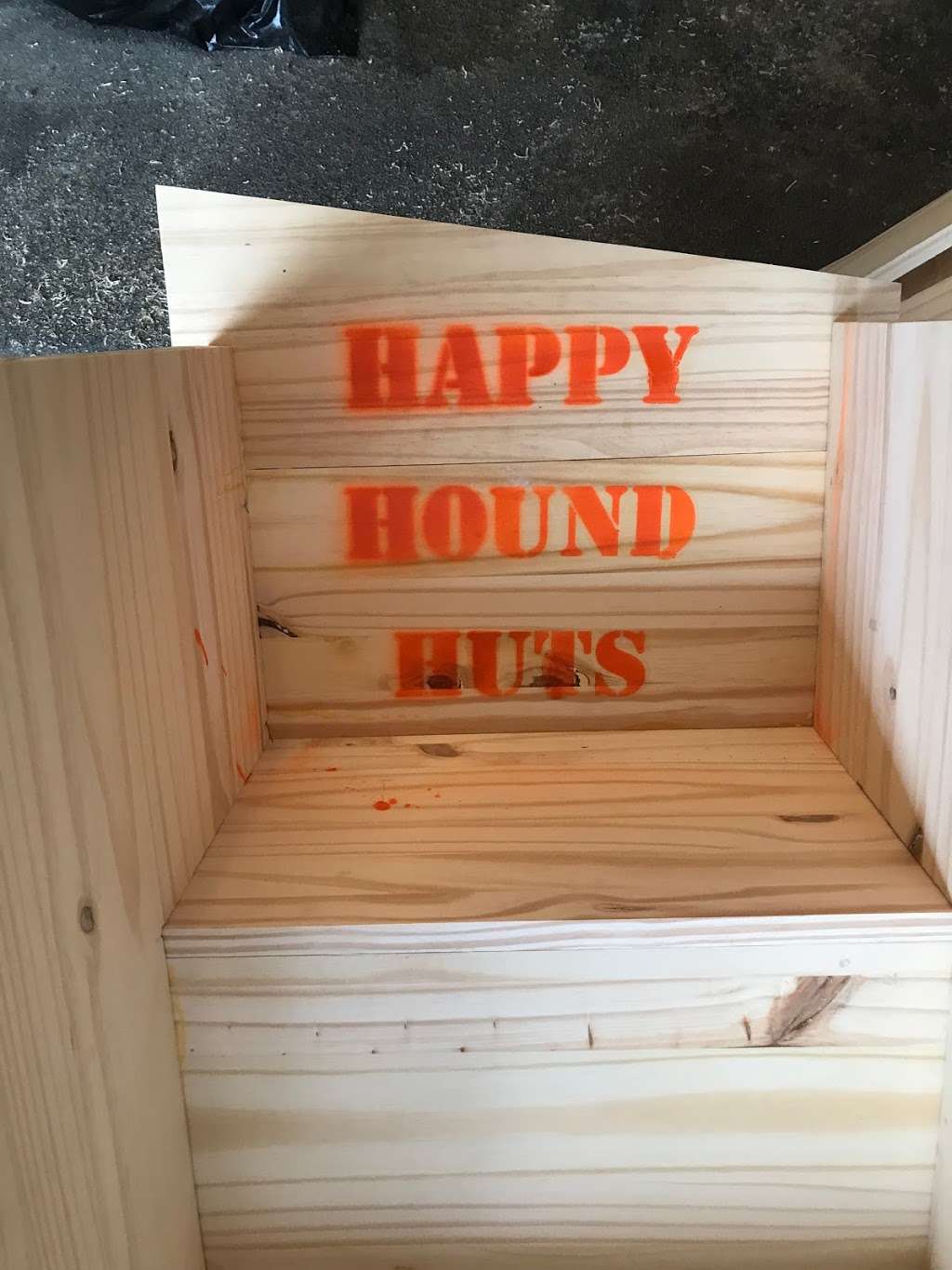 Happy Hound Huts | 1609 Overlook Dr, Joliet, IL 60431, USA | Phone: (815) 482-4481