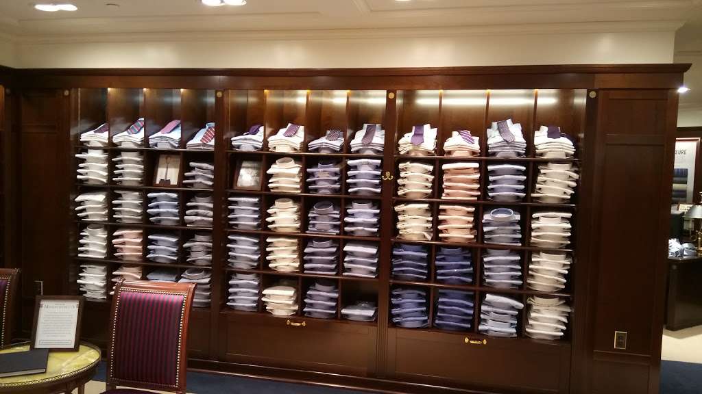 Brooks Brothers | 987 Boston Post Rd, Darien, CT 06820, USA | Phone: (203) 656-1825