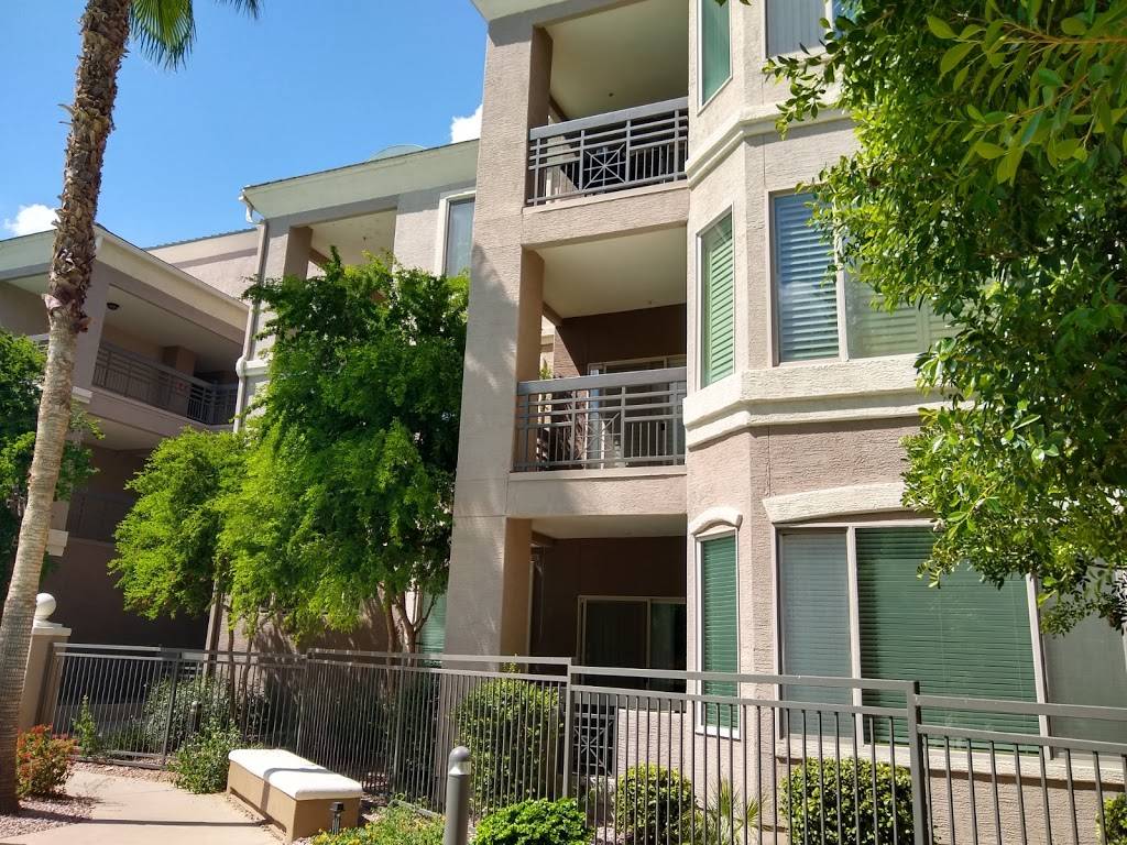 Regatta Pointe Condominiums | 425 W Rio Salado Pkwy, Tempe, AZ 85281, USA | Phone: (480) 893-0044