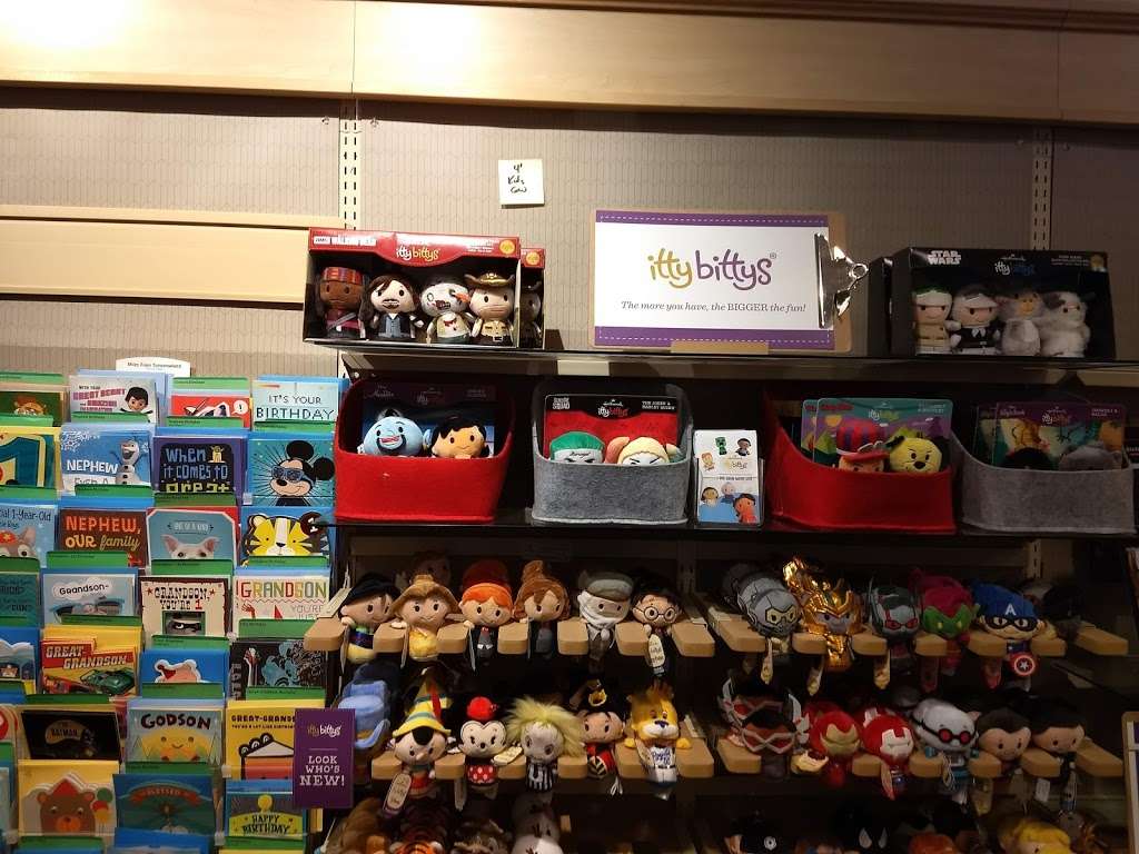 Amys Hallmark Shop | 3814 W 95Th St Ranchmart Shopping Center, Leawood, KS 66206 | Phone: (913) 642-4554