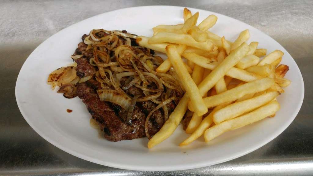 The Colonial Diner | 8-10 Dolson Ave, Middletown, NY 10940, USA | Phone: (845) 342-3500