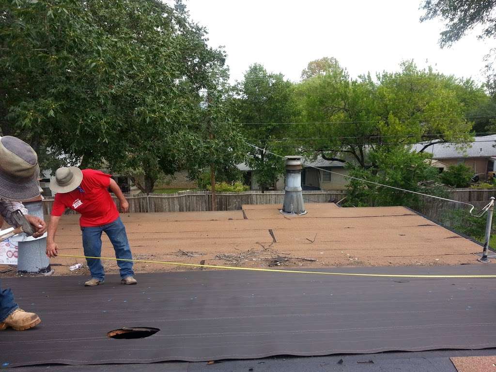 DISCOUNT ROOFING AND REPAIRS | 923 Stonewall St, San Antonio, TX 78211, USA | Phone: (210) 427-2452