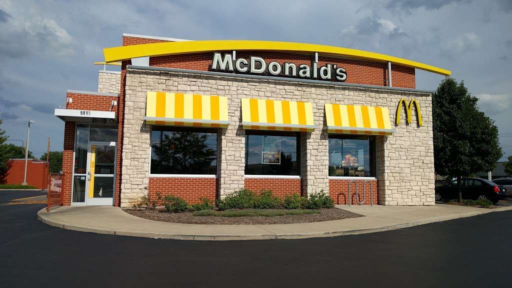 McDonalds | 9815 N Milwaukee Ave, Des Plaines, IL 60016 | Phone: (847) 965-8180