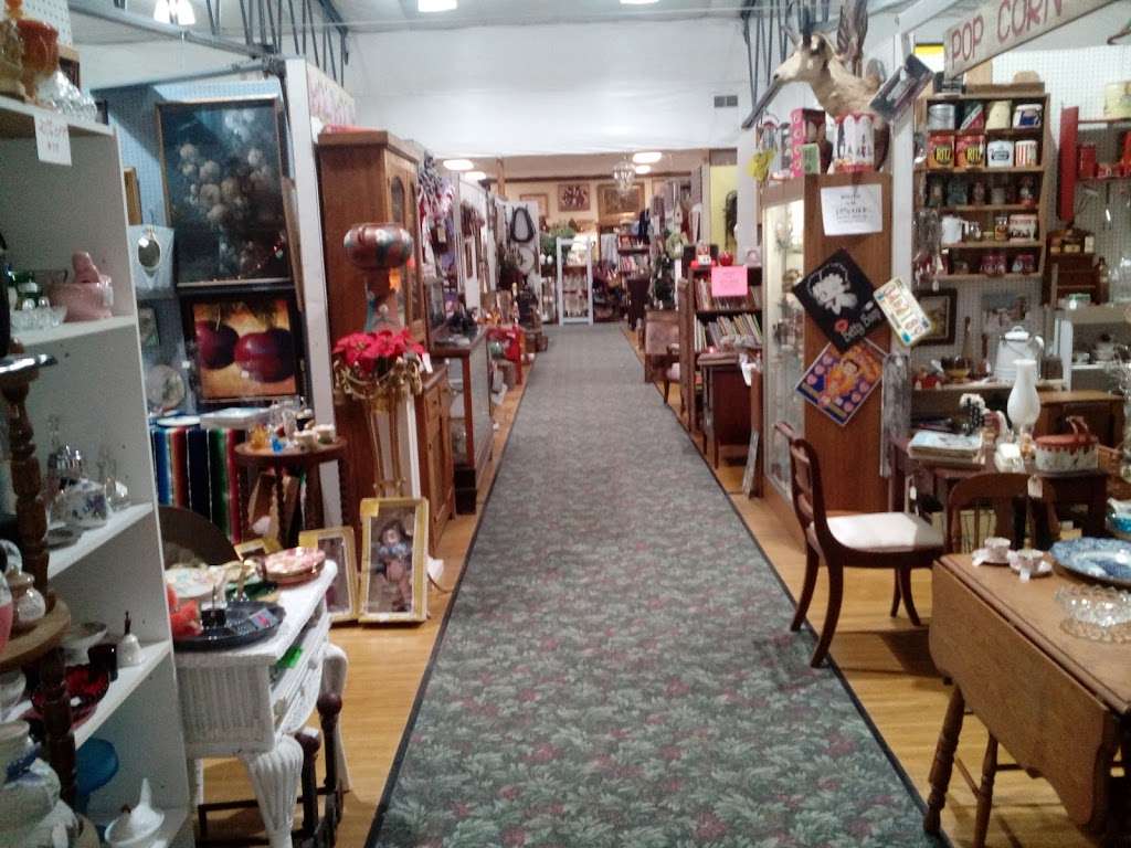 Treasure Mart Antique Mall | 116 W Alto Rd, Kokomo, IN 46902, USA | Phone: (765) 455-9855