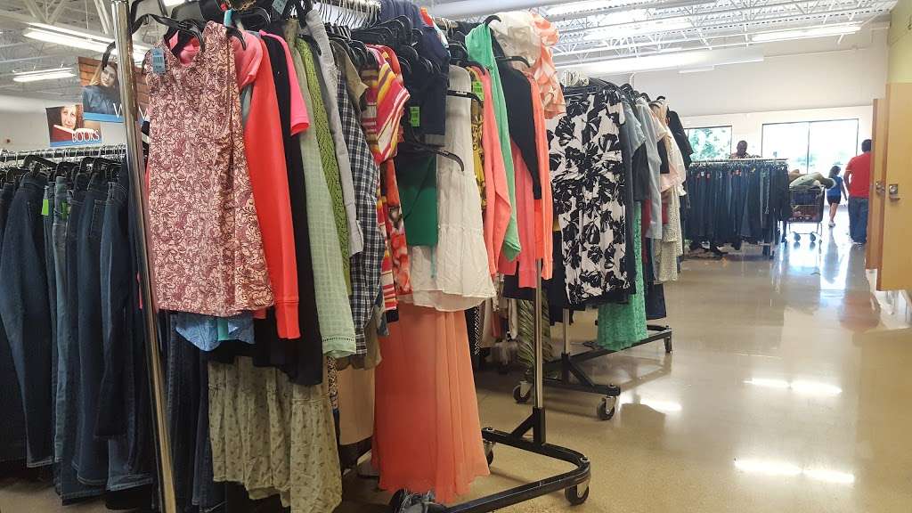 Goodwill Store & Donation Center | 1420 IL-59, Bartlett, IL 60103 | Phone: (630) 837-1410