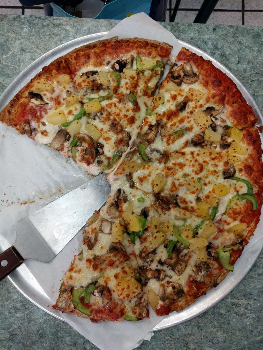 Georgios Pizzeria | 4964 W 190th St, Torrance, CA 90503, USA | Phone: (310) 371-4874