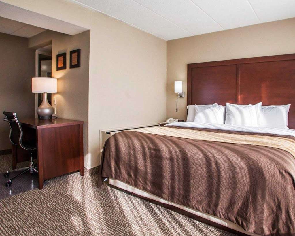 Quality Inn & Suites | 8800 W 159th St, Orland Park, IL 60462 | Phone: (708) 403-1100