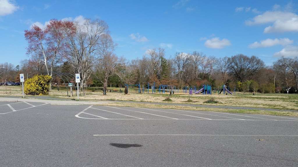 Madison Central Park | 901 Seneca Pl, Charlotte, NC 28210, USA