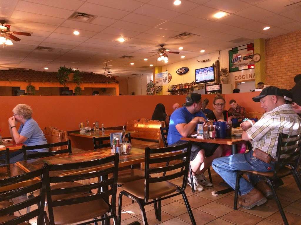 El Maguey Mexican Restaurant | 7831 N Oak Trafficway, Kansas City, MO 64118, USA | Phone: (816) 468-0077