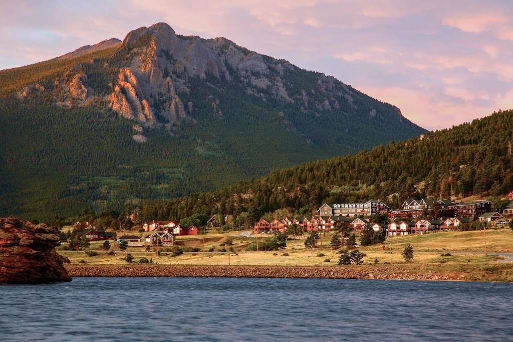 Marys Lake Lodge | 2625 Marys Lake Rd, Estes Park, CO 80517, USA | Phone: (970) 586-5958