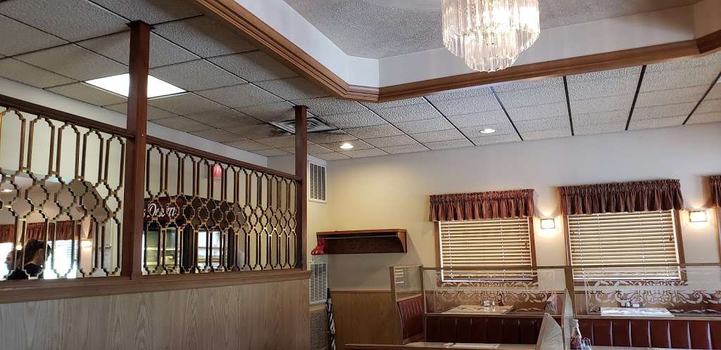 Johnnies Family Restaurant | 679 S Main St, Chambersburg, PA 17201, USA | Phone: (717) 263-2334