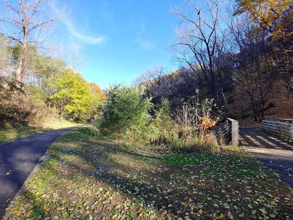 Simons Ravine Trailhead | 1308 Concord St N, South St Paul, MN 55075, USA | Phone: (651) 306-3690