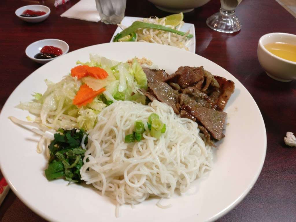 Hương Vị Restaurant | 15180 Prairie Ave, Lawndale, CA 90260, USA | Phone: (310) 978-8999