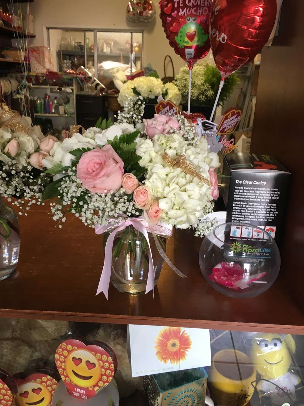 Friends Flowers | 2603 Hauser Blvd, Los Angeles, CA 90016, USA | Phone: (323) 879-3517