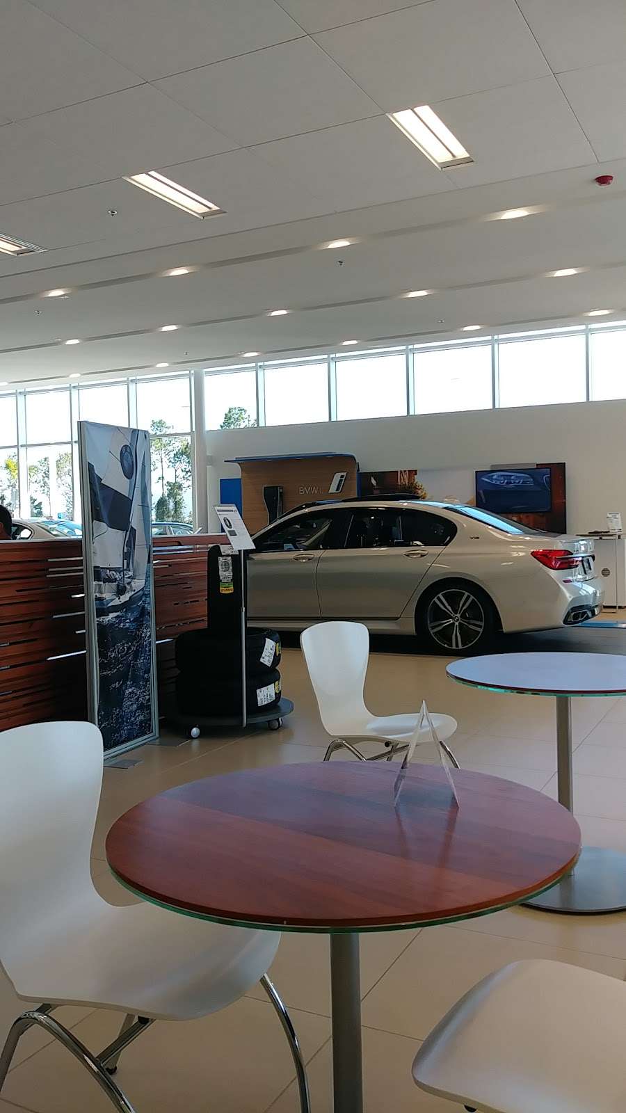 Fields BMW of Daytona | 1050 N Tomoka Farms Rd, Daytona Beach, FL 32124, USA | Phone: (386) 274-1200