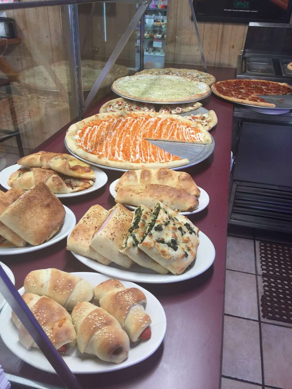 Preet Gourmet Pizza & Deli | 1035 Little Britain Rd, New Windsor, NY 12553 | Phone: (845) 567-3409