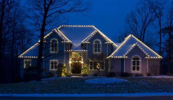 Dependable holiday lights and decor | 2614 Pilgrims Point Ct, Webster, TX 77598 | Phone: (832) 362-1884