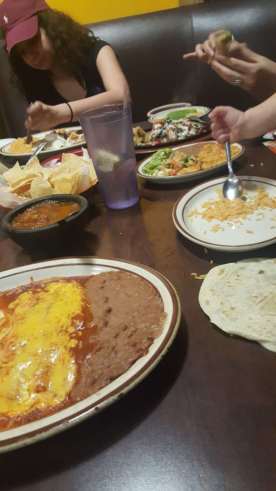 Las Flores Mexican Restaurant | 14243 Stuebner Airline Rd #F, Houston, TX 77069, USA | Phone: (281) 537-7757