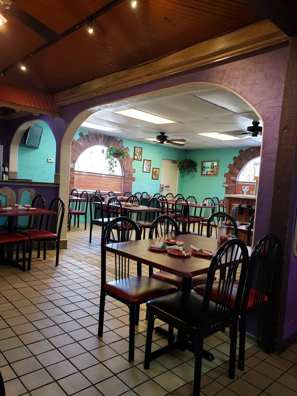 Chelinos Mexican Restaurant (427 SW Grand Blvd, OKC) | 427 SW Grand Blvd, Oklahoma City, OK 73109, USA | Phone: (405) 636-1110