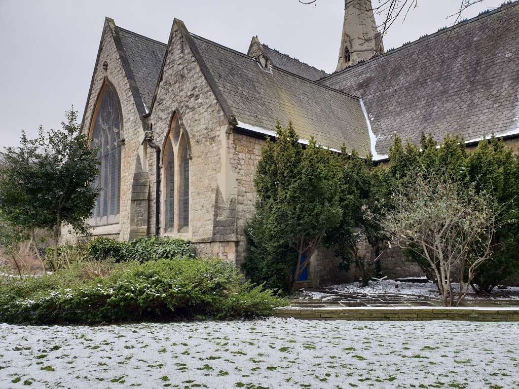 St Andrew’s Church | Thornhill Square, London N1 1BQ, UK | Phone: 020 7607 4552