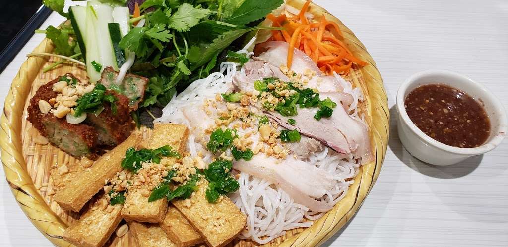 Pho Corner | 2069 N Central Expy #100, Richardson, TX 75080, USA | Phone: (972) 685-5092