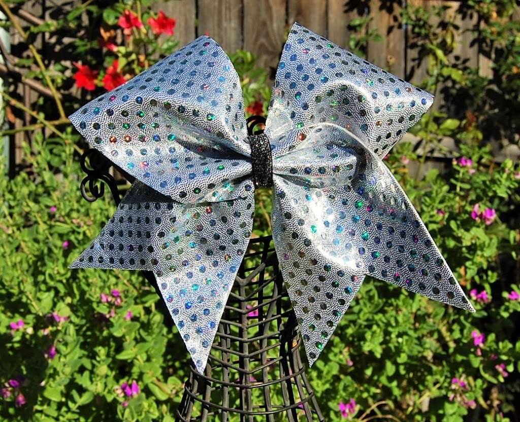 The Cheer Bow Lady | 39214 Vía Sonrisa, Murrieta, CA 92563, USA | Phone: (949) 412-8670