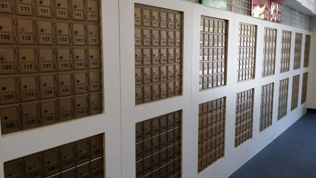 La Canada Mailboxes | 2222 Foothill Blvd Suite E, La Cañada Flintridge, CA 91011, USA | Phone: (818) 248-1078