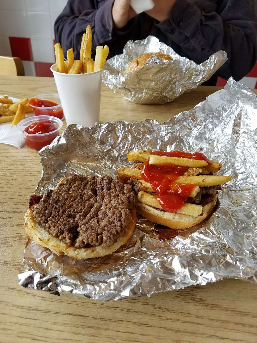 Five Guys | 2519 Palomar Airport Rd, Carlsbad, CA 92011, USA | Phone: (760) 603-3295