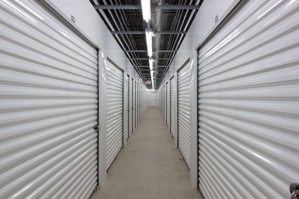 Public Storage | 596 W Hollis St, Nashua, NH 03062, USA | Phone: (603) 965-0316