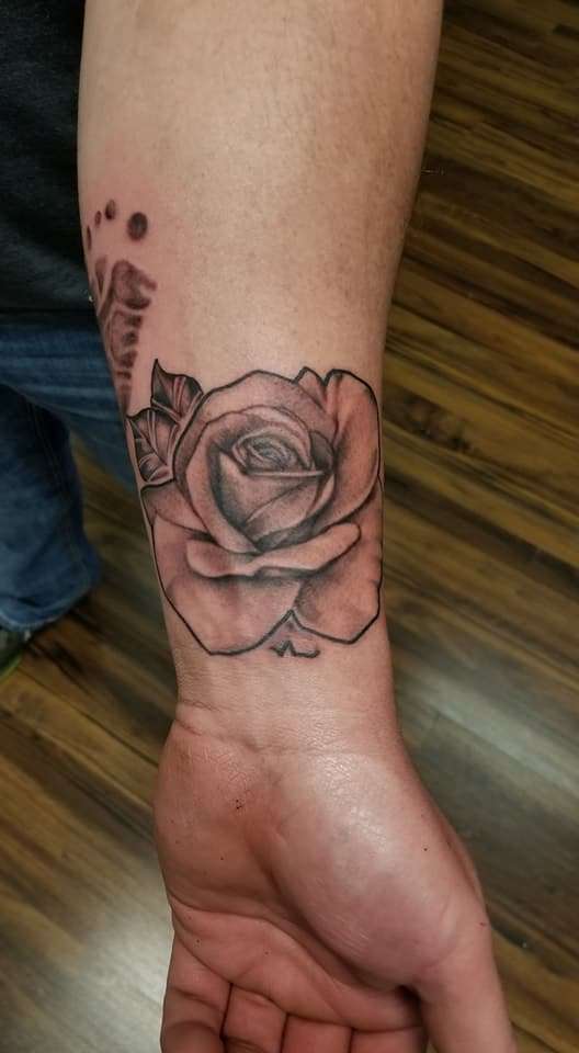 Keepsake Tattoo Gallery | 1516 N Main St, Crown Point, IN 46307, USA | Phone: (219) 226-4949