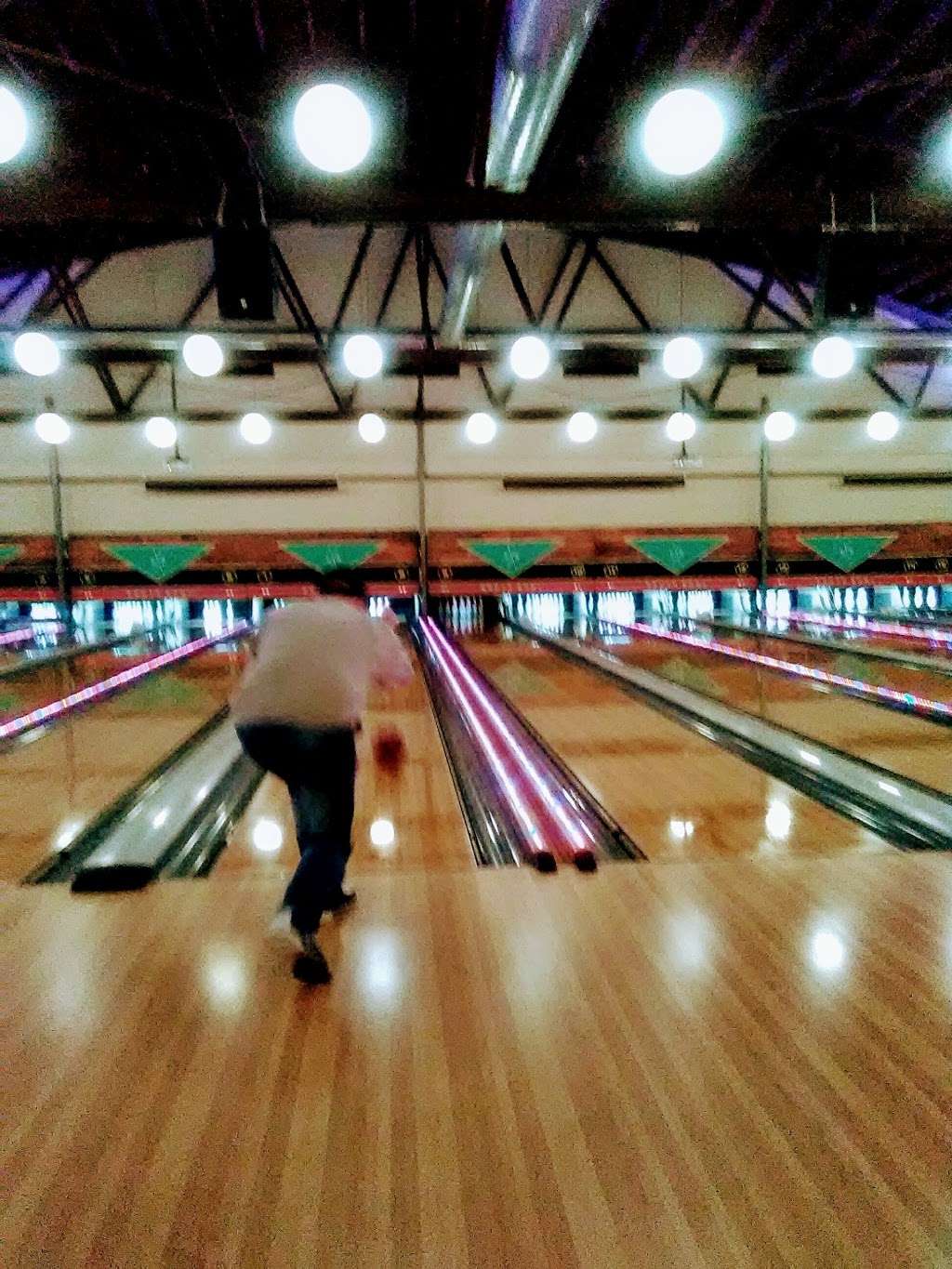 South Bowl | 19 E Oregon Ave, Philadelphia, PA 19148, USA | Phone: (215) 389-2695